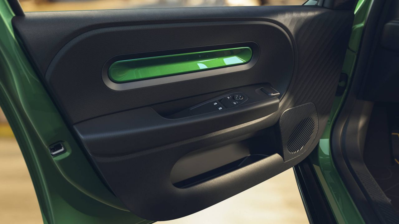 Renault Twingo E-Tech: sonrisa retrofuturista y proporciones one-box