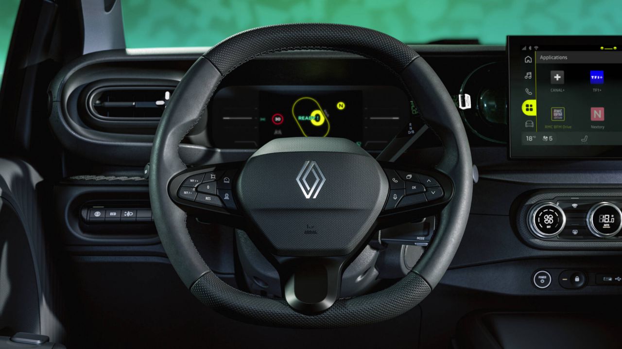 Renault Twingo E-Tech: sonrisa retrofuturista y proporciones one-box