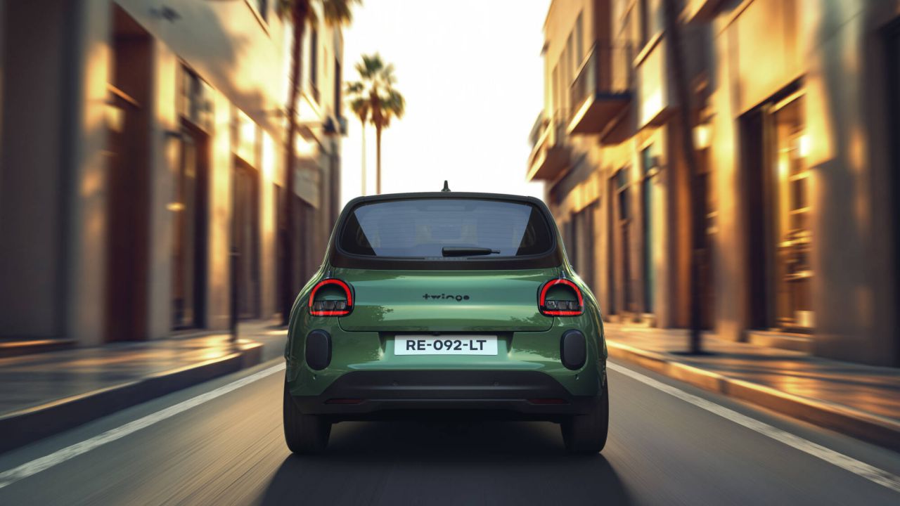 Renault Twingo E-Tech: sonrisa retrofuturista y proporciones one-box
