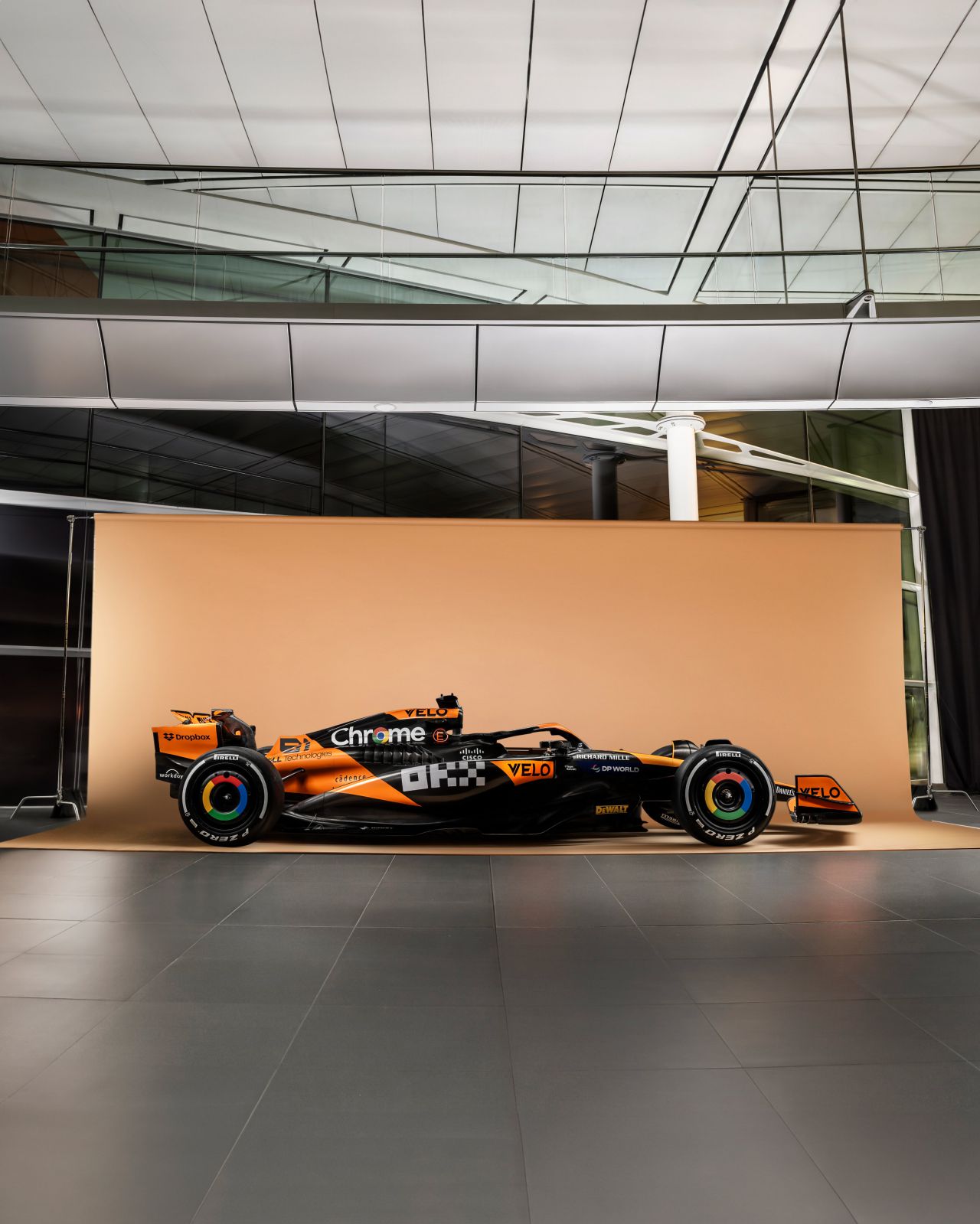 McLaren MCL38