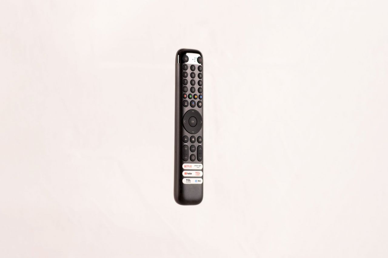 TCL C805