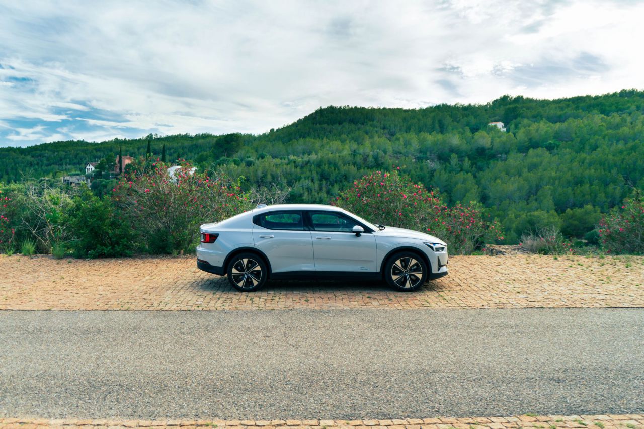 Polestar 2, ¿mejor que un Tesla Model 3?
