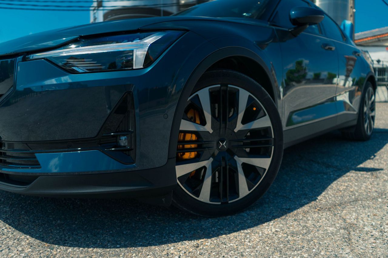 Comparativa: Polestar 2 Long Range Single Motor vs Dual Motor Pack Performance