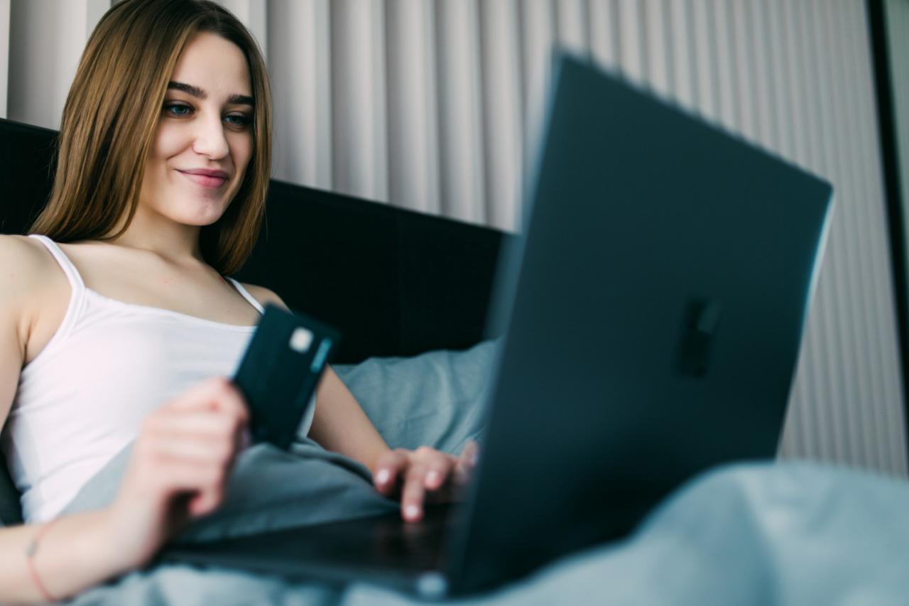 El 80% de los jóvenes españoles usa solo la banca digital
