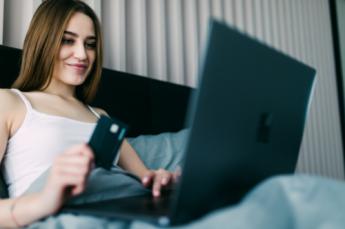 El 80% de los jóvenes españoles usa solo la banca digital