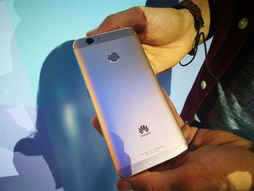 Huawei lanza oferta de “Días sin IVA” para competir con el Galaxy S8