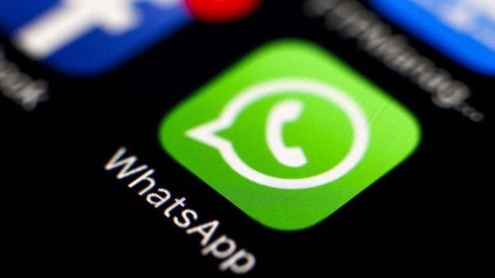 Siri ahora leerá los mensajes de WhatsApp