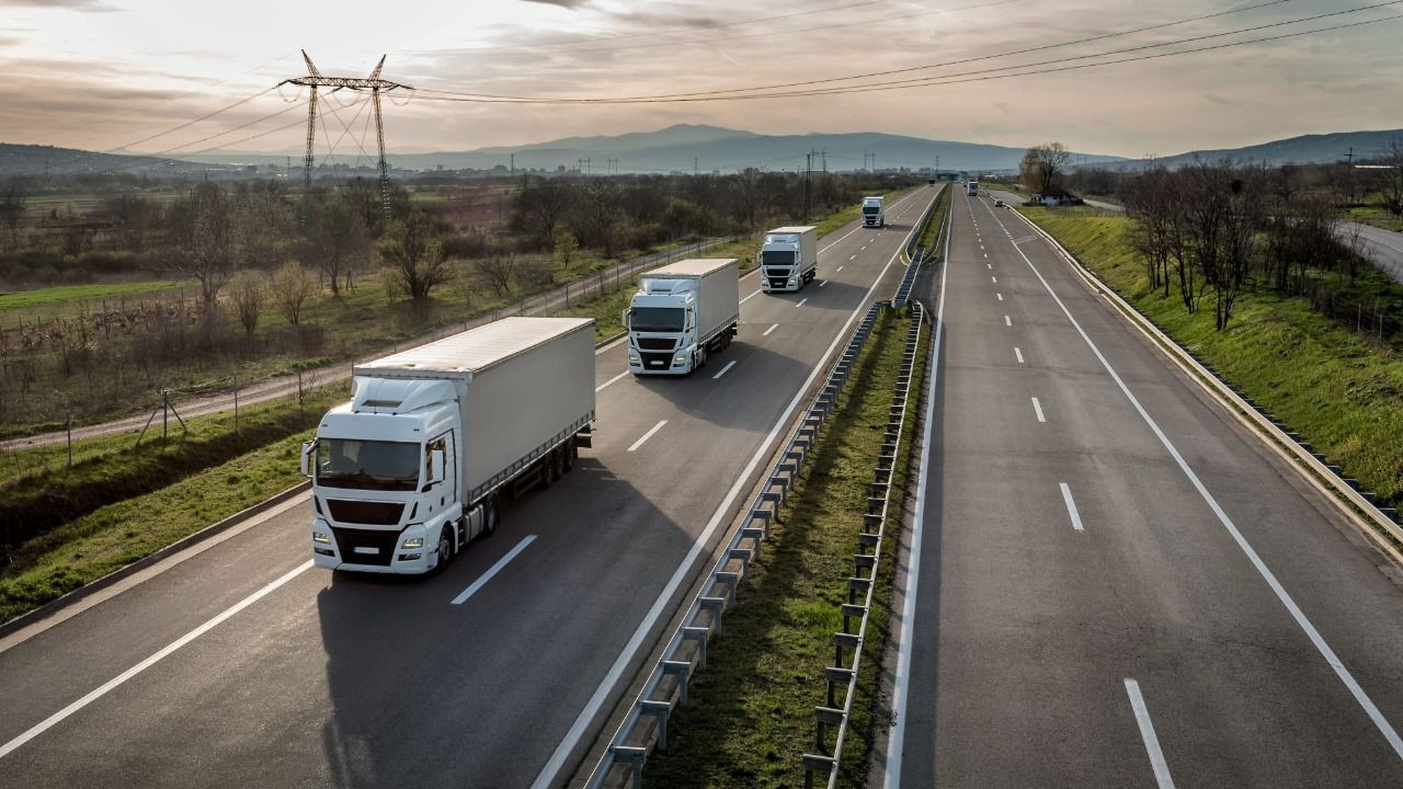 Los camioneros se reducen y la automatización aumenta, Bosch apuesta por el 'platooning'