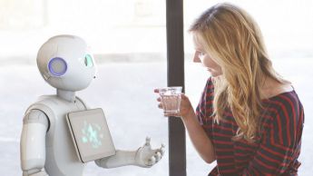 Los asistentes de robot, una profesión nueva y necesaria