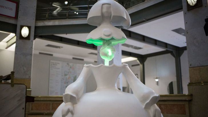 Se instala en Madrid la Menina 'inteligente', una escultura capaz de expresar emociones