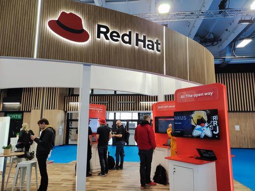 Red Hat despliega avances clave en la nube híbrida y el edge con OpenShift 4.15, potenciando la innovación tecnológica