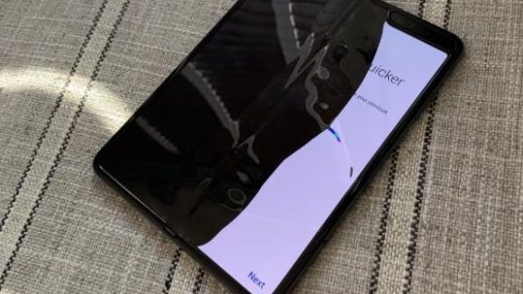 Samsung Fold: Impactos y sustancias dentro del dispositivo explican el deterioro de las pantallas