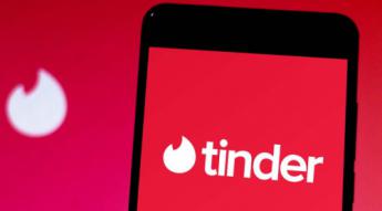 Los usuarios de Tinder podrán comprobar los antecedentes de sus pretendientes