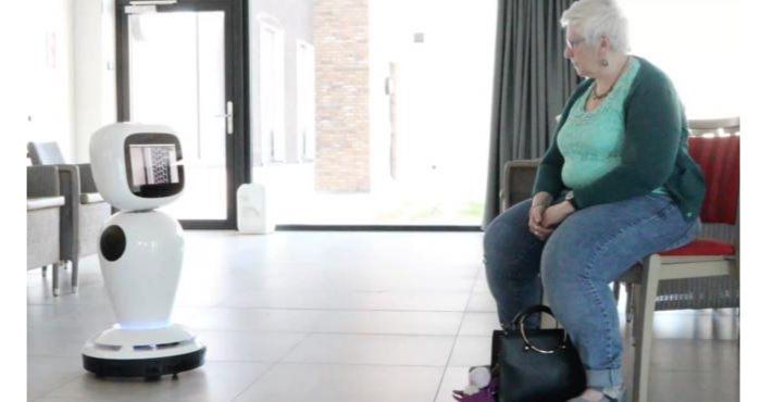 Ceden robots para hacer compañía a los mayores