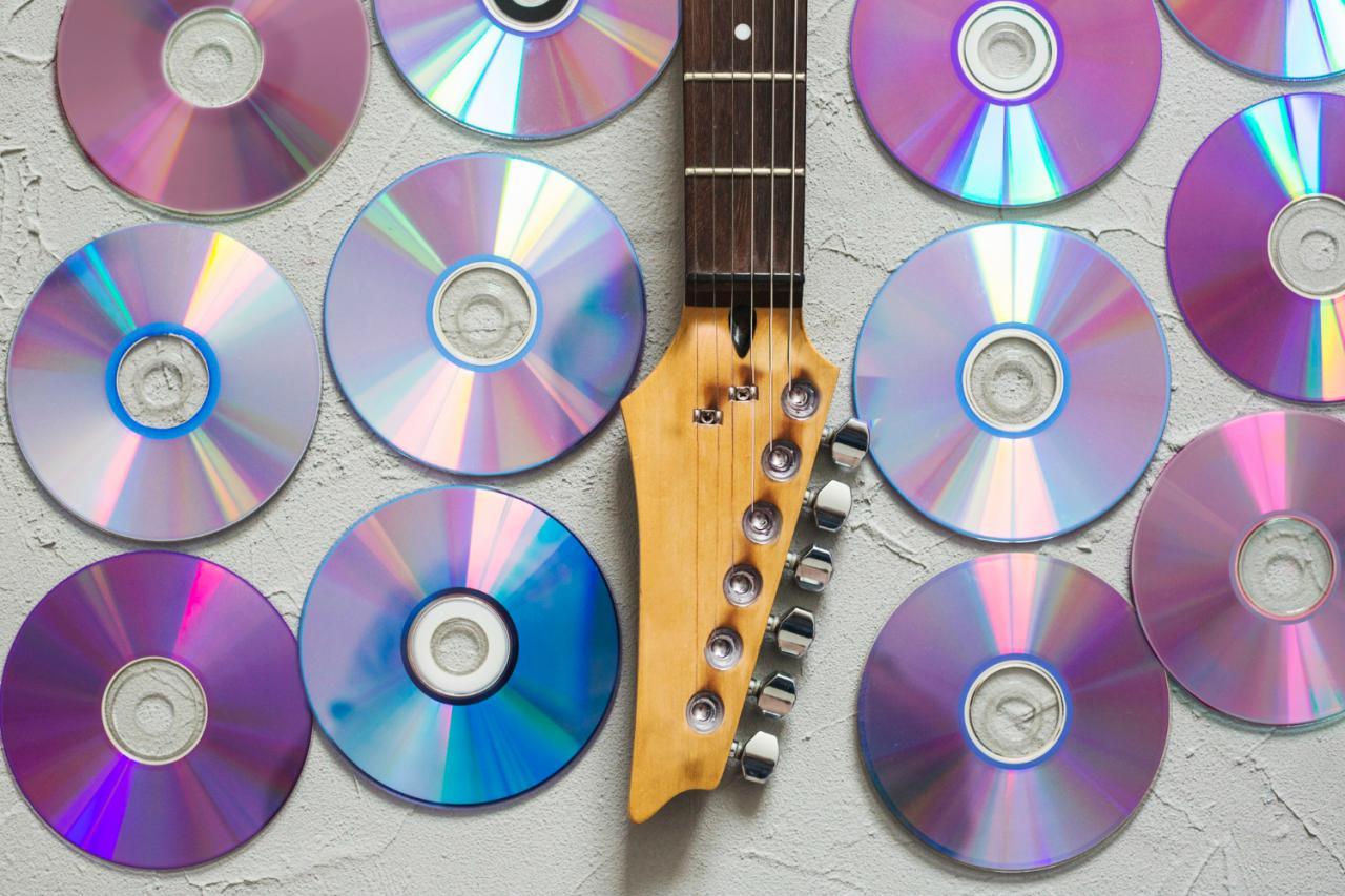 Discográficas refuerzan su demanda contra Suno AI por el uso ilegal de canciones de YouTube