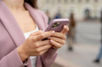 Los servicios móviles se mantienen como los mejor valorados por los usuarios en España