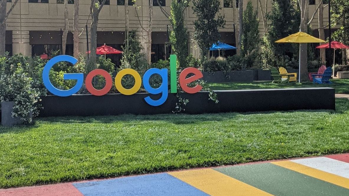 Google desvela sus novedades en el I/O 2021: mapas inteligentes, más ciberseguridad, Smart Canvas y LaMDA