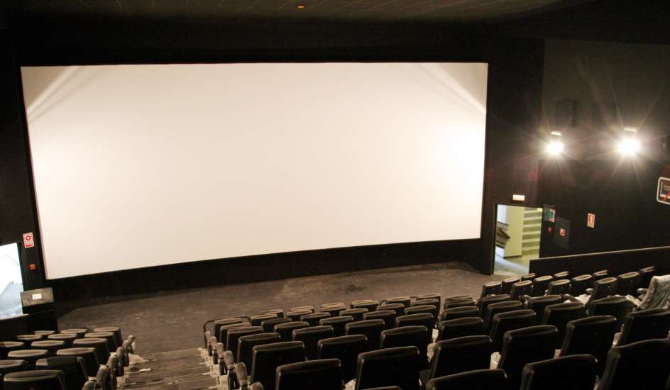 Cineplace y NEC instalan el primer proyector láser RGB de cine en Europa