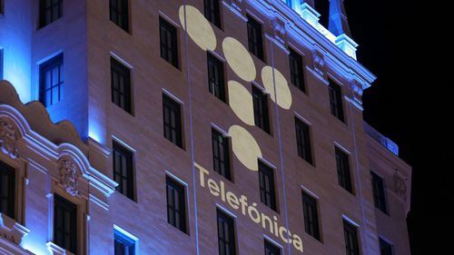 Telefónica completa la última parte de la venta de torres de Telxius a ACT