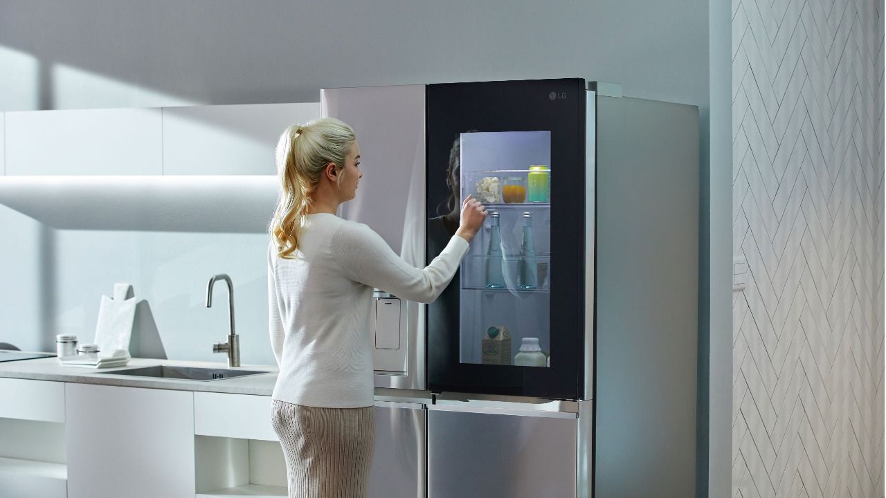 Los InstaView se caracterizan por permitir ver el interior del frigorífico sin abrir la puerta y sin perder frío.