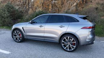 A bordo del Jaguar F-Pace SVR