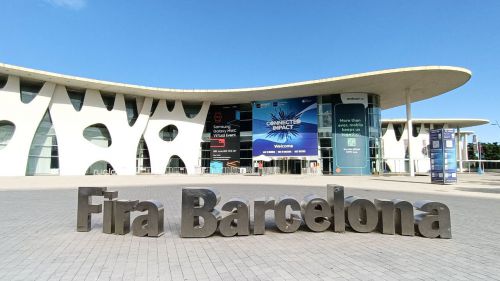 MWC 2022, los maltrechos operadores de telefonía móvil abren las puertas de ‘otro mundo’