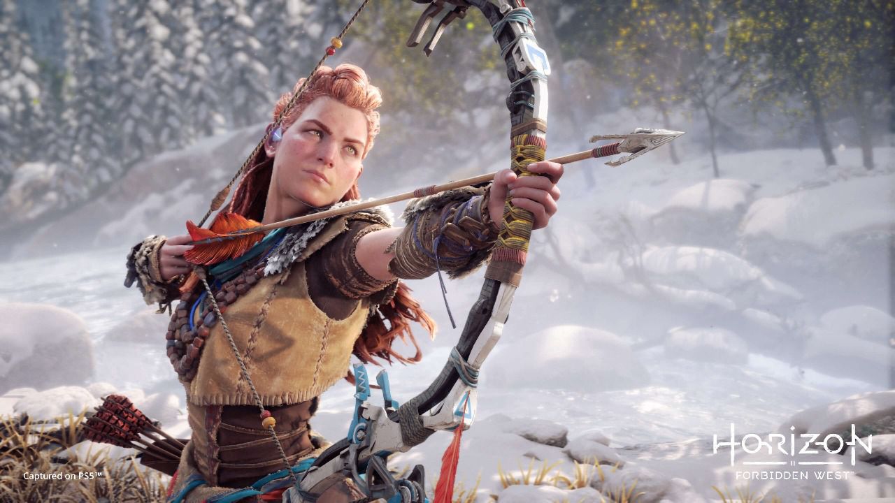 Aloy, con la voz de Michelle Jenner, vuelve a ser la protagonista de este juego inmenso.