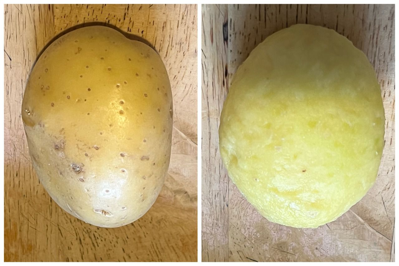 Antes y después. Tras cuatro minutos, la patata sale pelada. Hay que retirar algún resto con la punta de un cuchillo, como con un pelador manual.