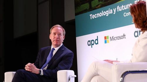 Brad Smith, presidente de Microsoft, durante un coloquio en Madrid