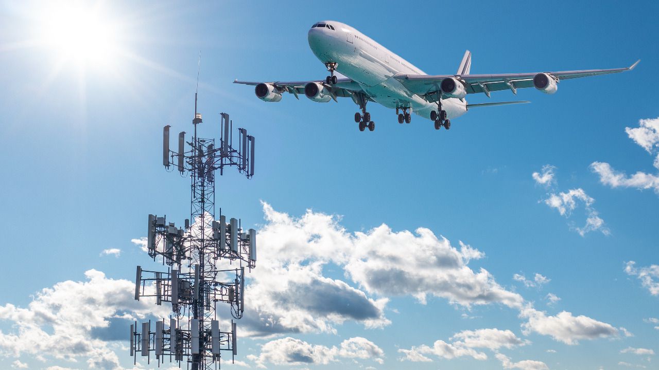 Estados Unidos acelera los cambios en los altímetros de los aviones para evitar cortes en la red 5G