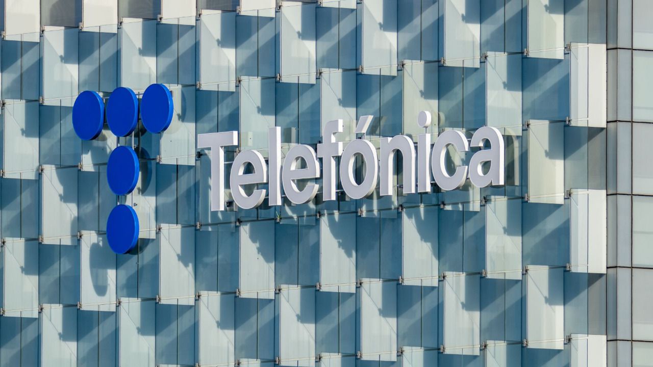 La CNMC expedienta a Telefónica para analizar si ha incumplido compromisos en la compra de DTS