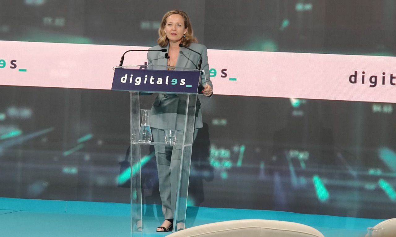 La vicepresidenta primera y ministra de Asuntos Económicos y Transformación Digital, Nadia Calviño, durante su intervención en el DigitalES Summit 2022