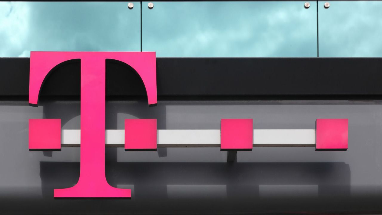 Deutsche Telekom vende el 51% de sus torres a Digital Bridge y Brookfield por 17.500 millones