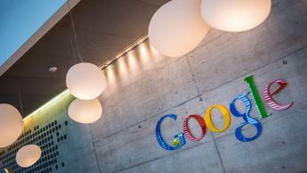 Estados Unidos acusa a Google de pagar miles de millones a fabricantes de móviles para ser el motor de búsqueda predefinido
