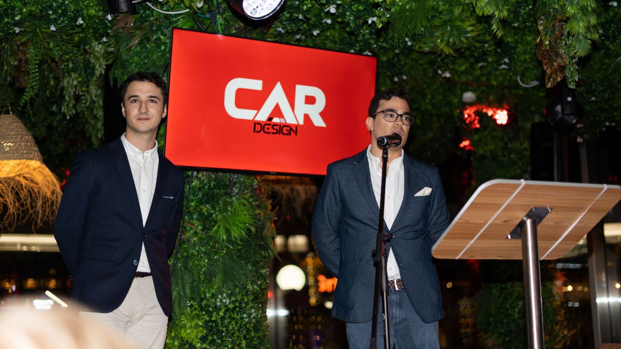 Los codirectores de CarDesign.es explican el proyecto durante la gala de los I Premios CarDesign.es