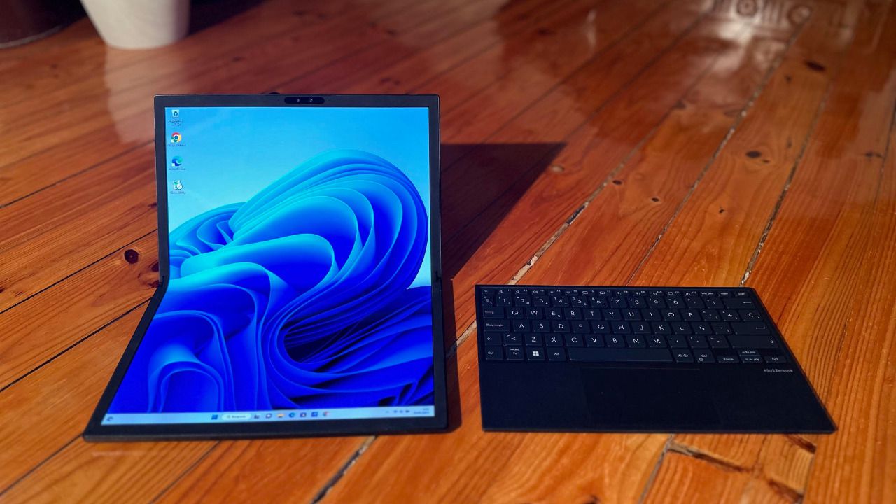 Azus ZenBook 17 Fold OLED