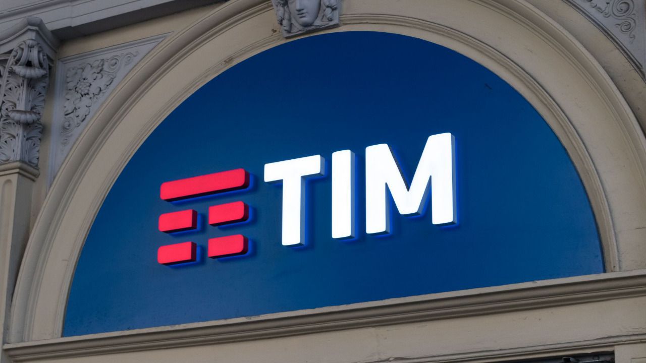 KKR lanza una oferta no vinculante para comprar la red fija de TIM