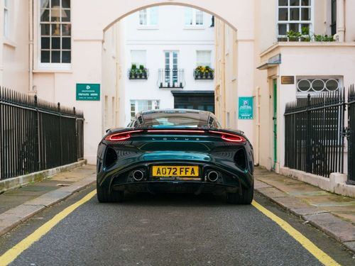 Lotus Emira First Edition con la tonalidad British Racing Green