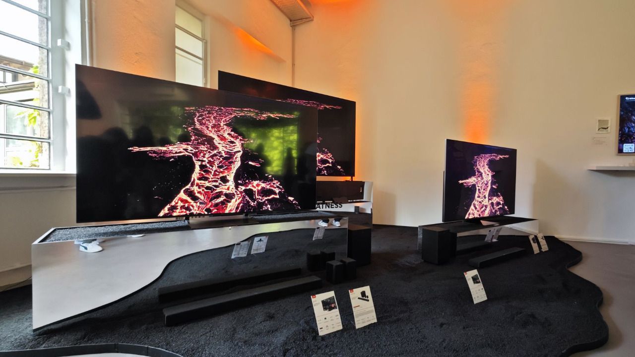 Exposición de las nuevas televisiones de TCL en la Semana del Diseño