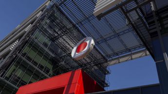 La teleco emiratí e&amp; sigue ampliando su posición en Vodafone y ya posee el 14,6%