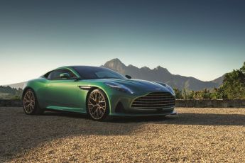 Aston Martin DB12, el primer "superturismo" del fabricante anglosajón