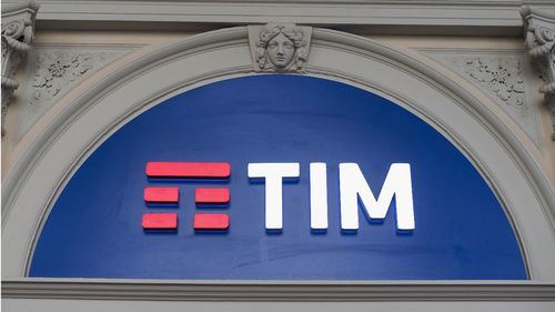 Italia mantendrá el 20% de la red fija de TIM tras su venta a KKR