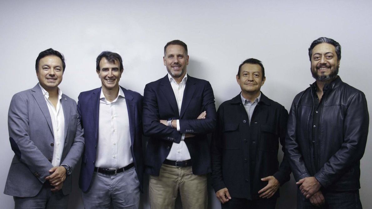 Javier López, Presidente del Consejo y socio accionista de Ironbit, Pablo Argaiz, Director de operaciones de Babel, Tony Olivo, CEO de Babel, Ricardo Arriaga, Chief Innovation Officer y socio accionista de Ironbit e Isaac Farca, Socio accionista de Ironbit