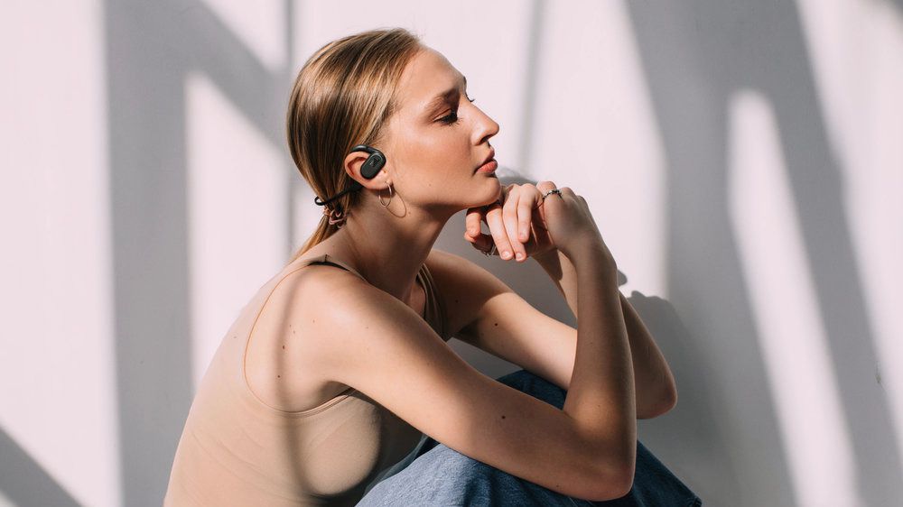 JBL presenta nuevos auriculares, incluidos sus primeros de conducción ósea