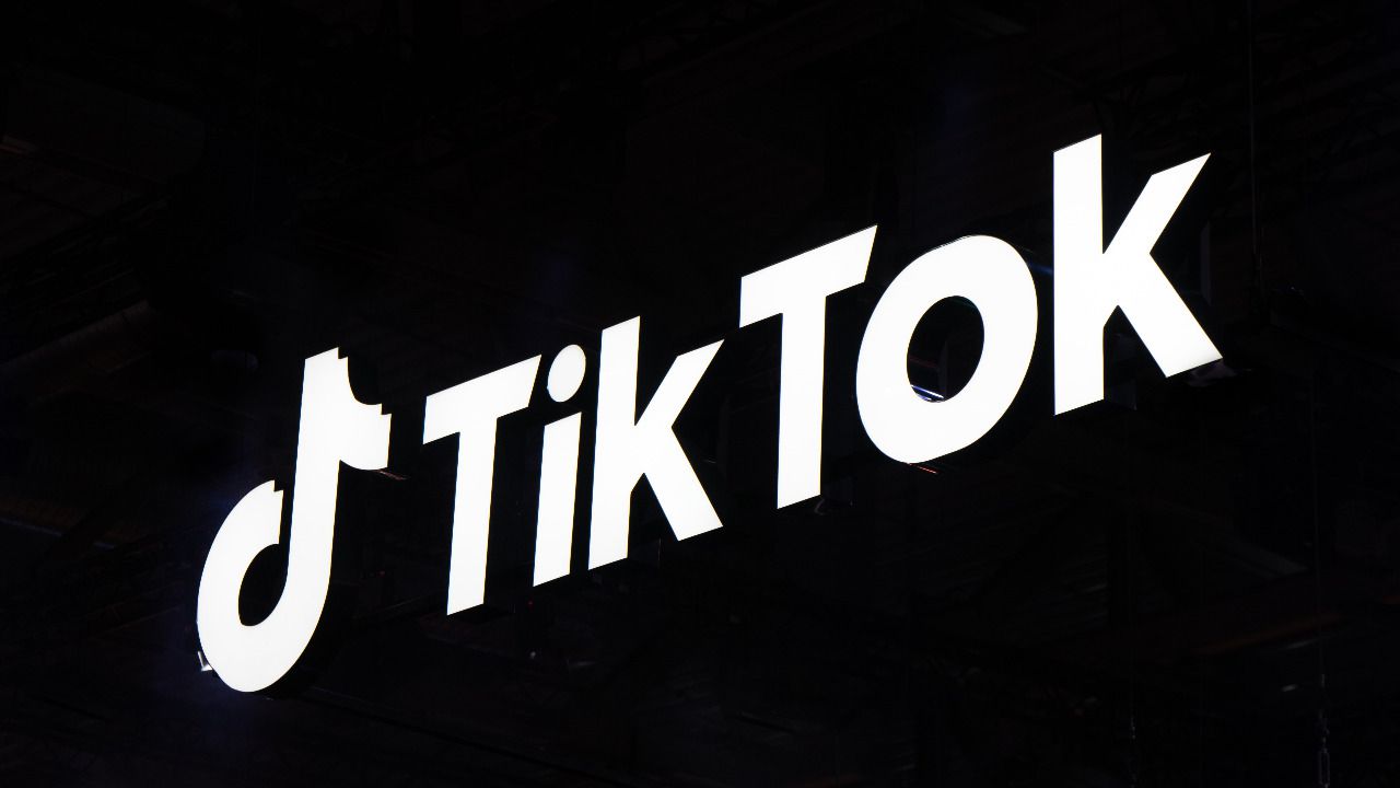 TikTok pone en marcha su primer centro de datos en Europa para almacenar los datos de usuarios europeos