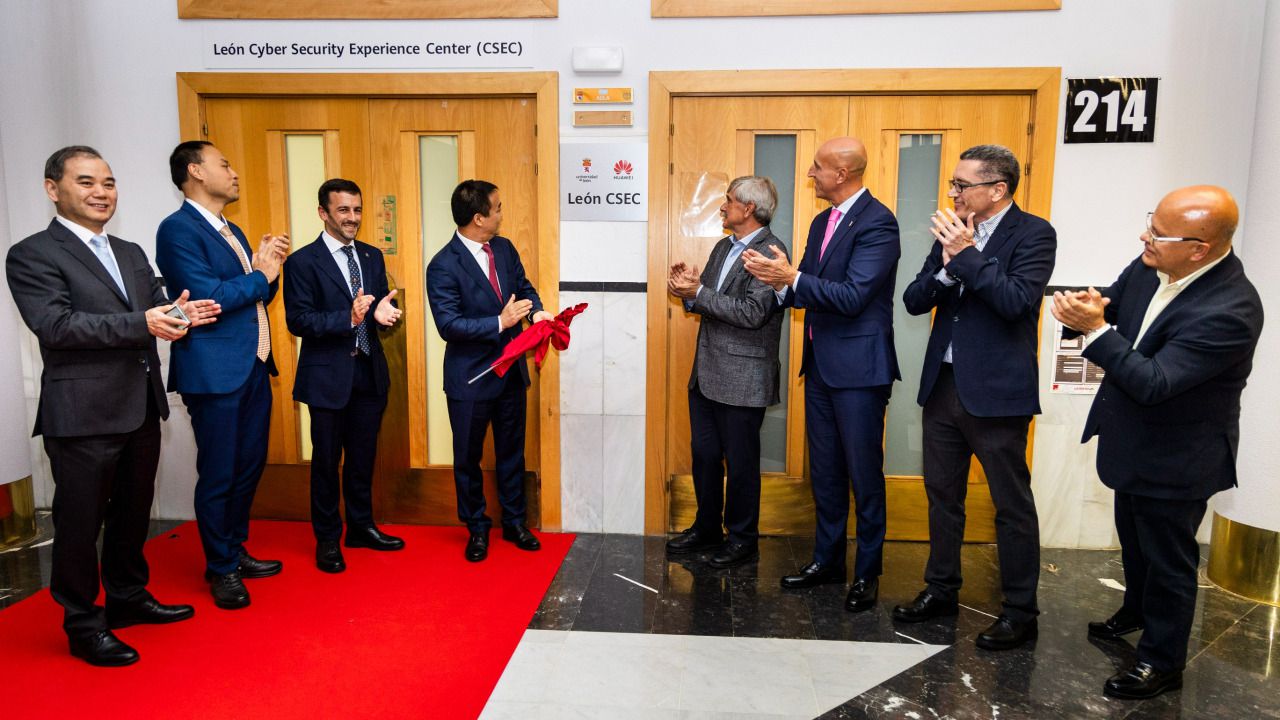 Acto de inauguración del León Cyber Security Experience Center