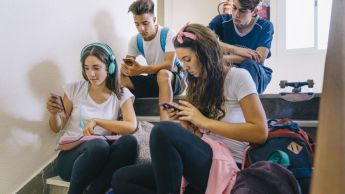 Educación propondrá prohibir los móviles en Primaria y restringirlos en la ESO