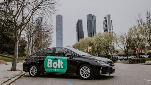 Bolt incorporará pantallas en los coches de la mano de WorldAware