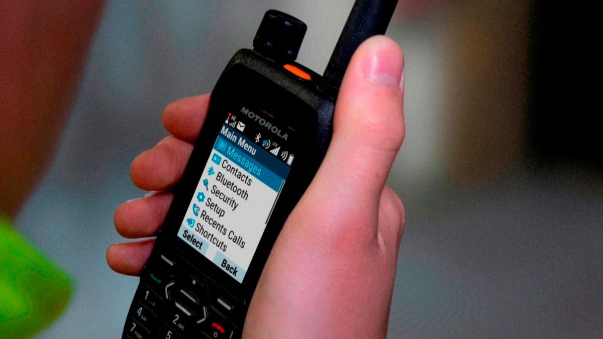 Motorola Solutions lanza su nueva radio TETRA MXP660 y su solución DIMETRA Connect