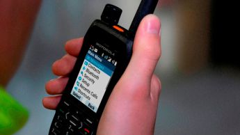 Motorola Solutions lanza su nueva radio TETRA MXP660 y su solución DIMETRA Connect